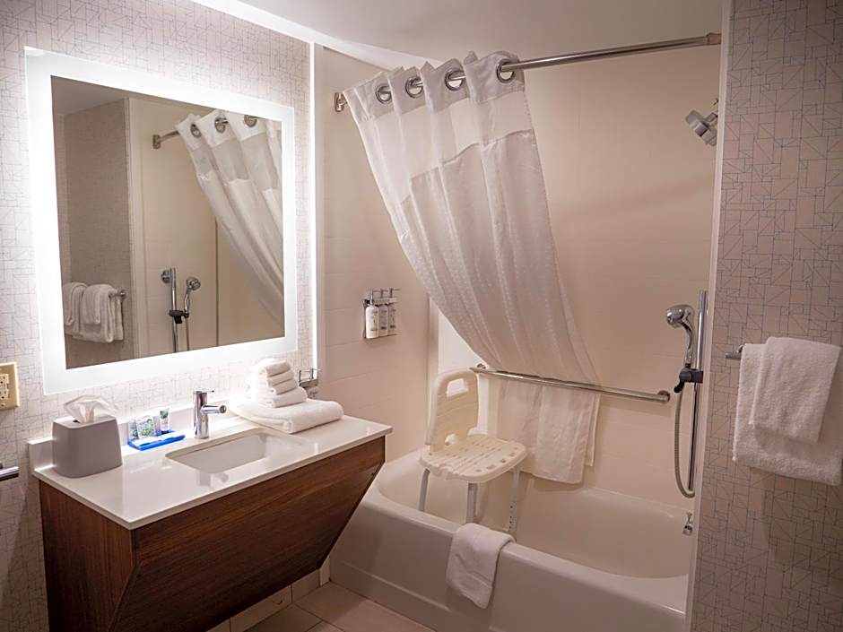 Holiday Inn Express & Suites Greenville Airport By IHG