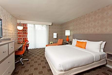 Premium King Room