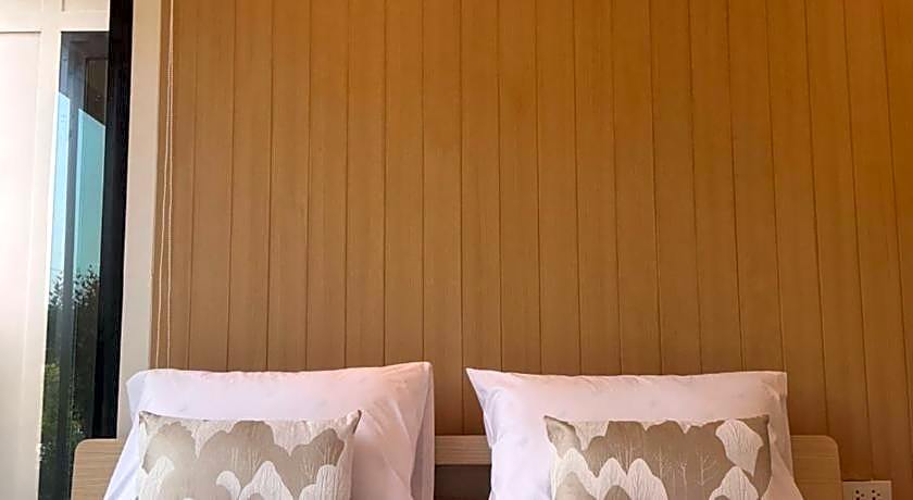 Loma Place Hotel