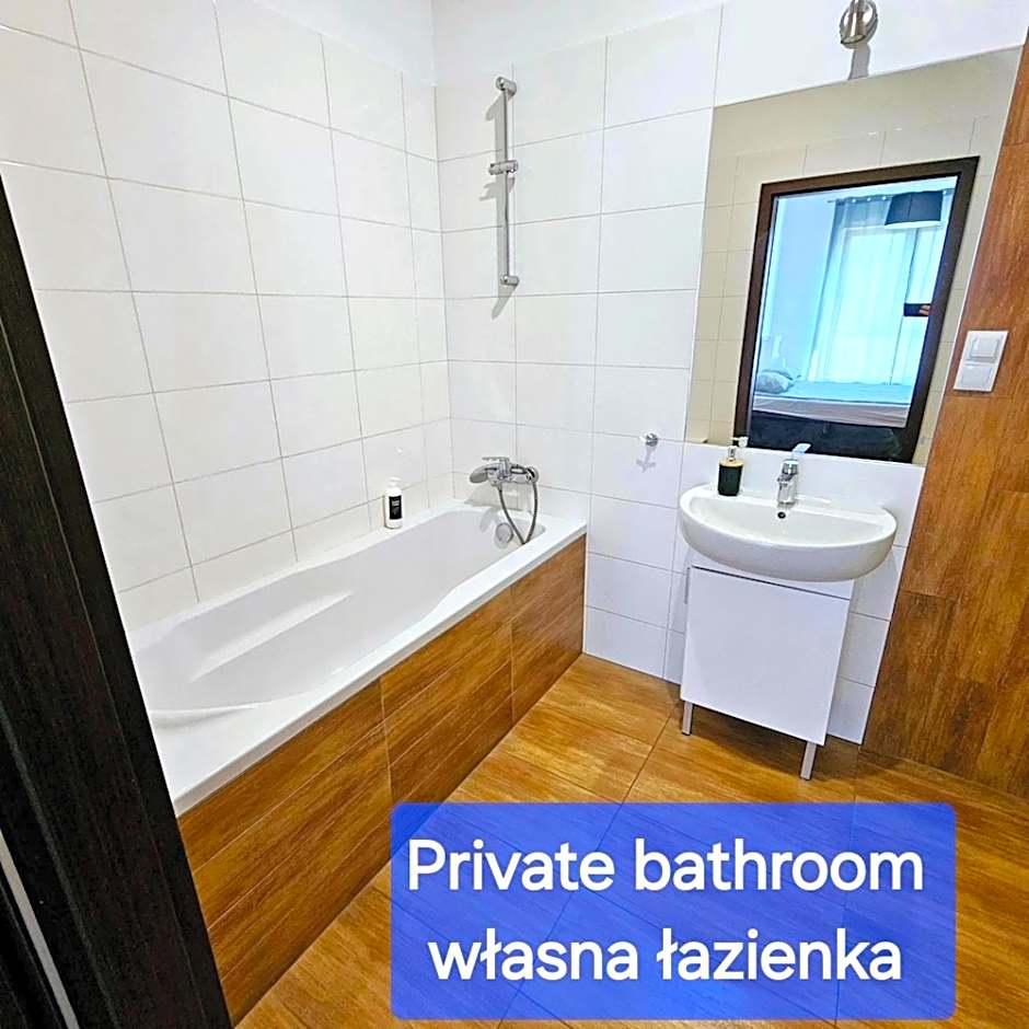 Rooms Green Rydygiera 17 own private room tv wifi
