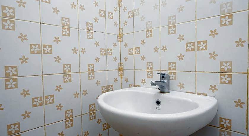 Urbanview Hotel Platinum Parepare