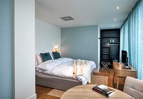 Suite with City View