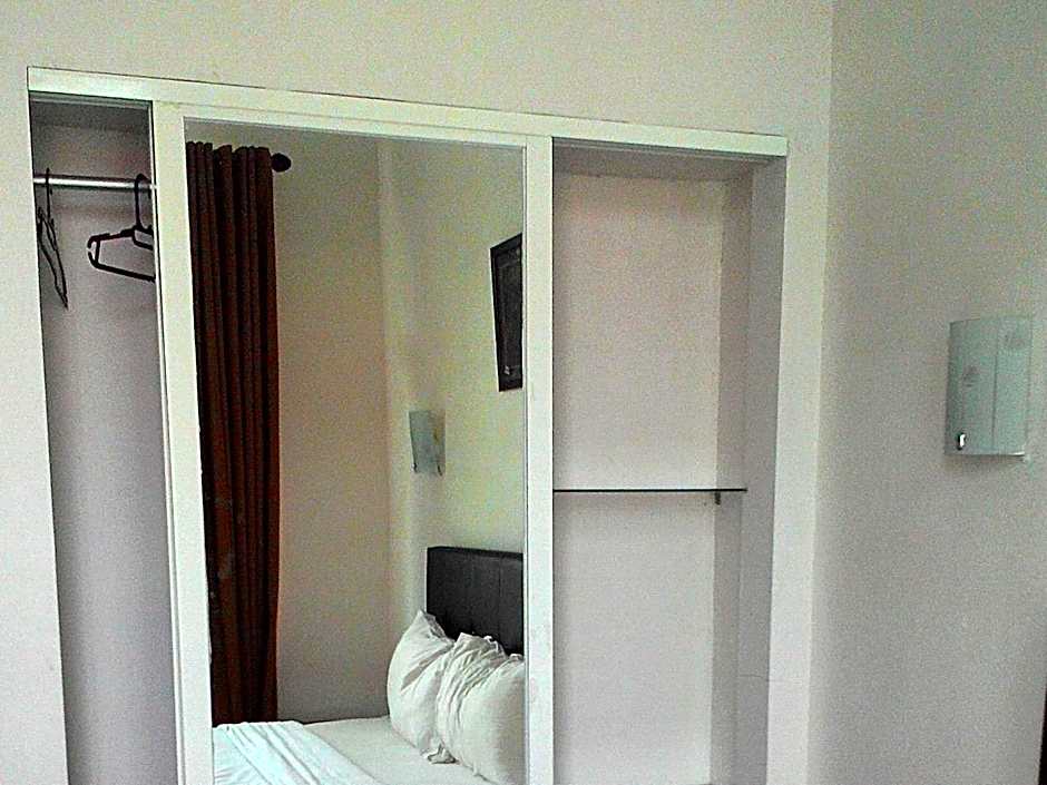 Hasanah Guesthouse Sawojajar