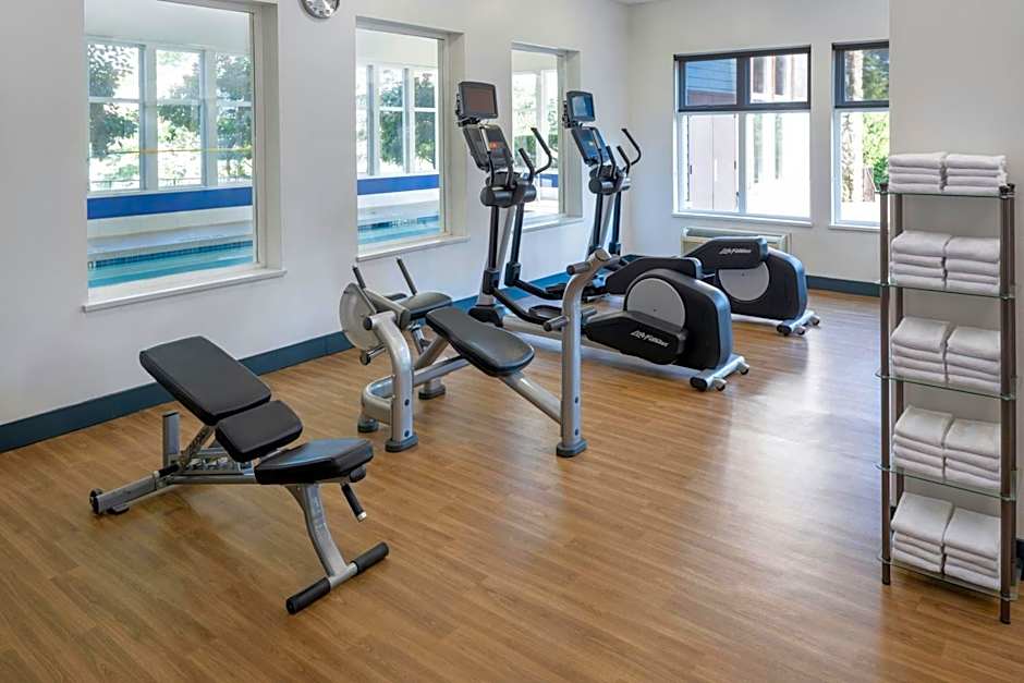 Four Points By Sheraton Victoria Gateway