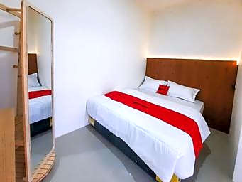 RedDoorz near Laweyan Gentan