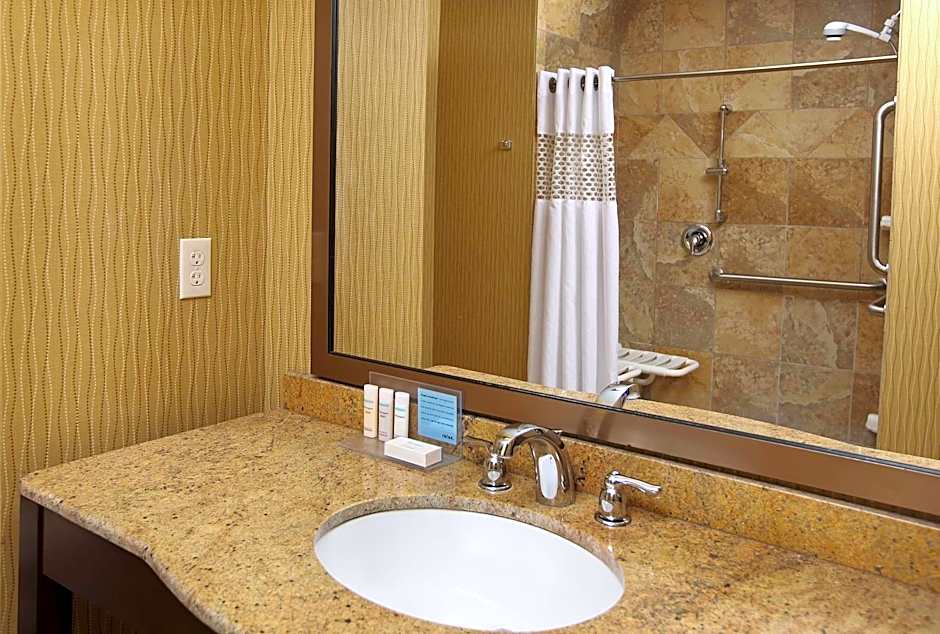 Hampton Inn & Suites by Hilton Fargo Medical Center