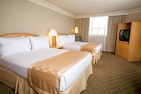 Executive Suite with Two Queen Beds and Sofa