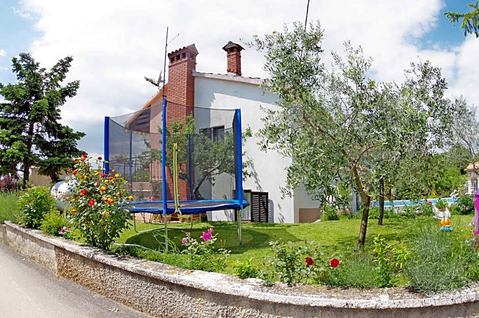 Apartment Elena, village Peresiji