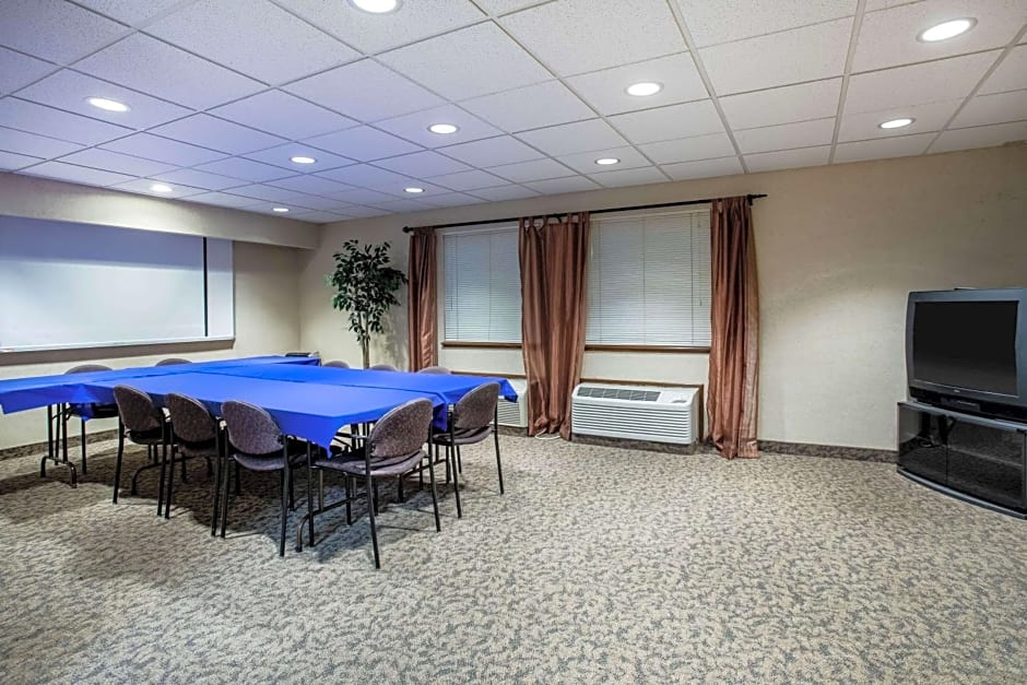 Travelodge by Wyndham Colorado Springs Airport/Peterson AFB
