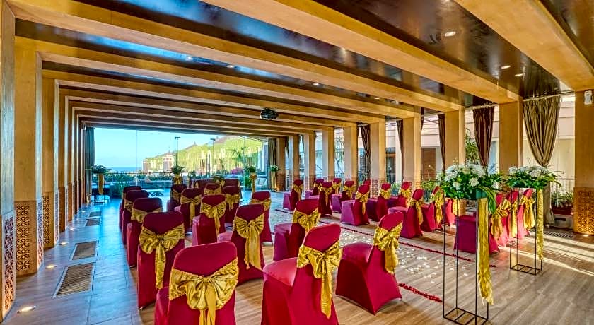 Vouk Hotel & Suites