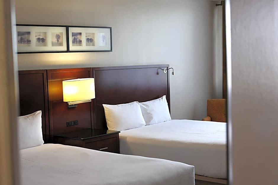 Travelodge Hotel & Convention Center by Wyndham Quebec City