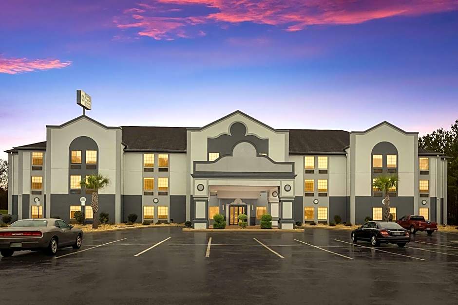 Best Western Bradbury Inn & Suites