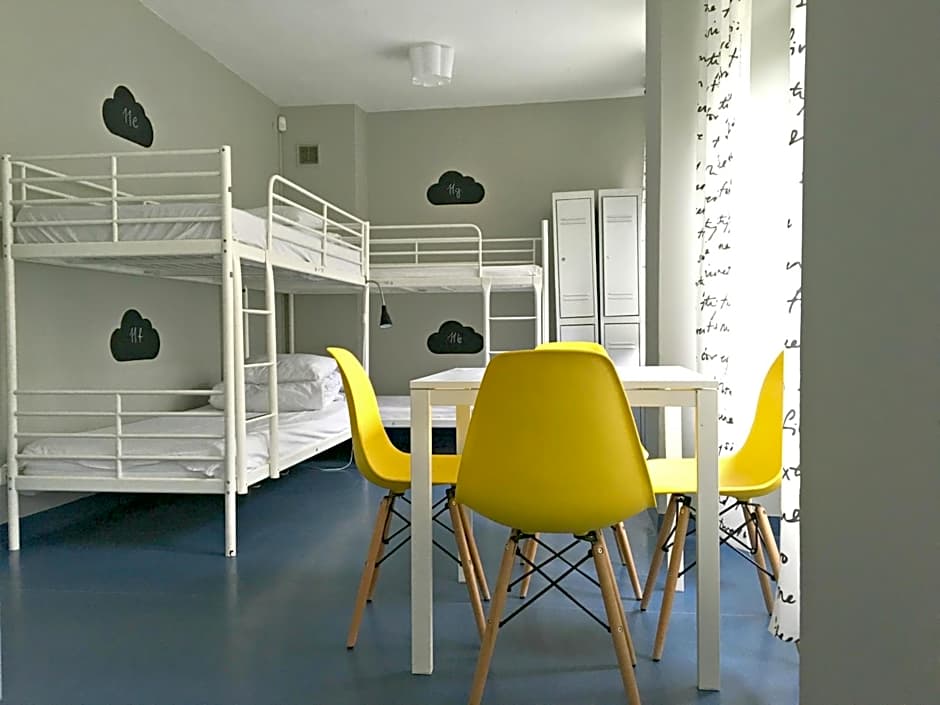 Cloud Hostel