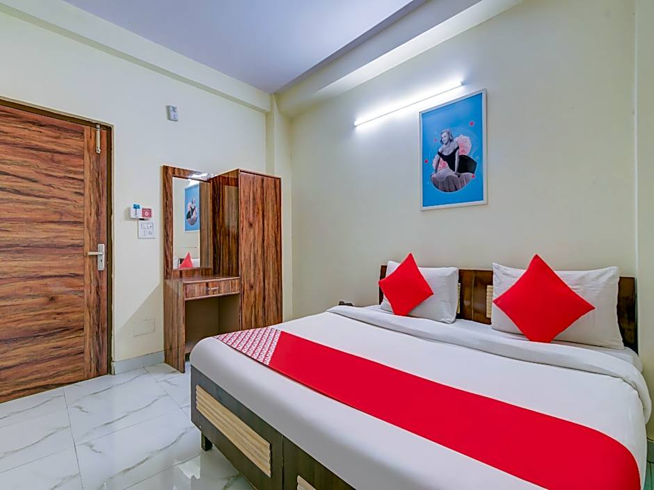 Hotel O Vishwakarma Palace