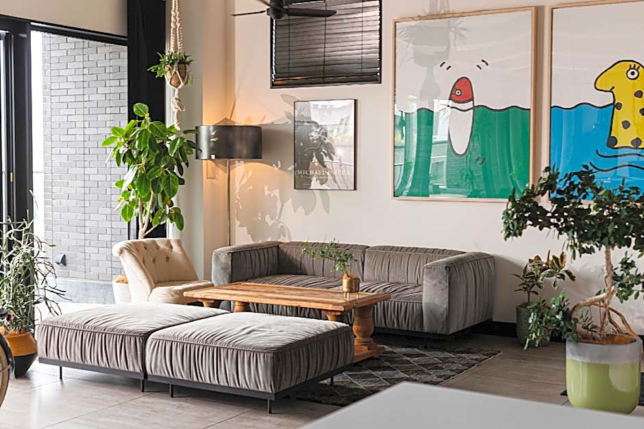 H Hotel