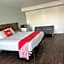 OYO Hotel Downtown Peoria IL I-74