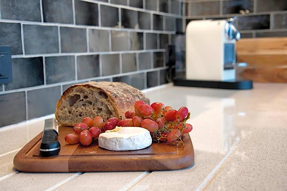 B14 Apartments & Rooms