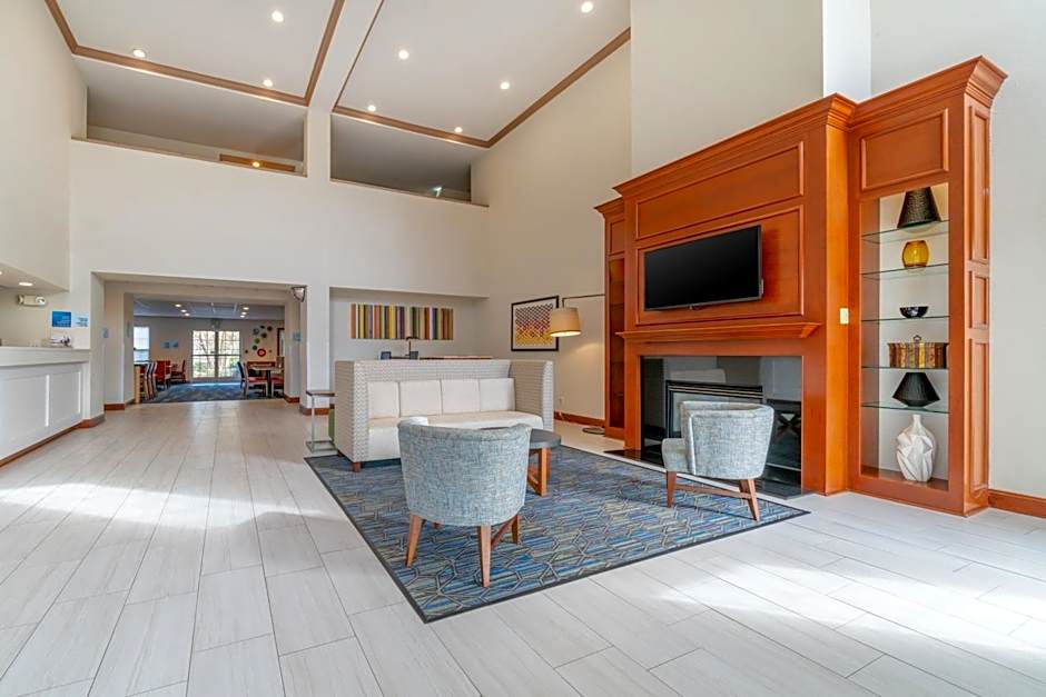 Holiday Inn Express Prince Frederick By IHG