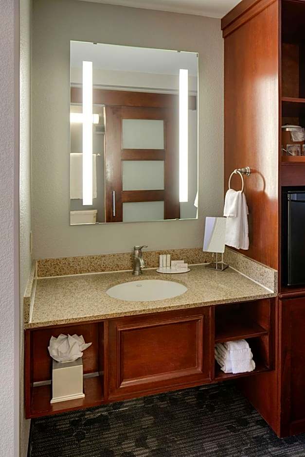 Courtyard by Marriott Boston Logan Airport
