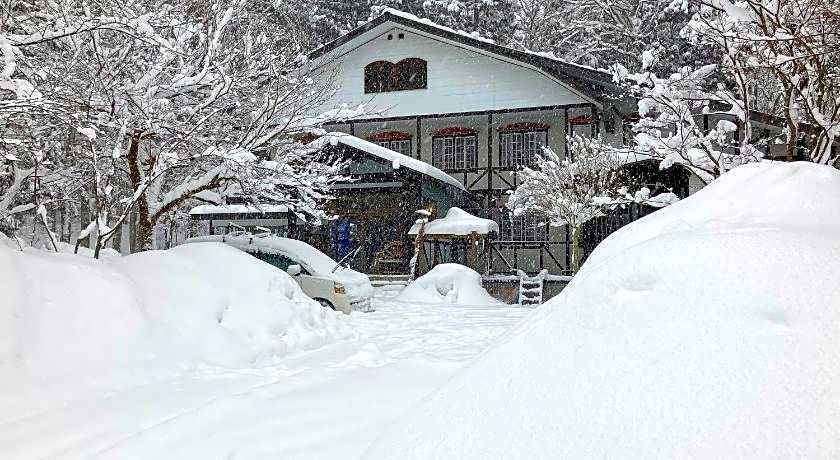 Kizuna Lodge & BBQ Centre