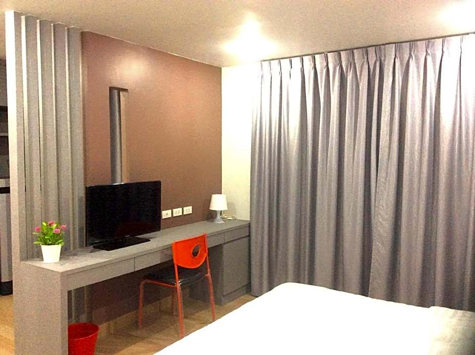 Live at Home Sukhumvit 105