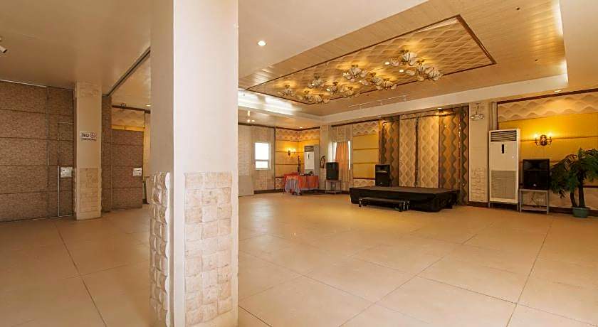 RedDoorz Plus near UV Mandaue Cebu