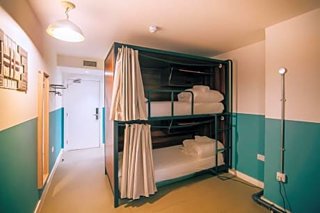 Bed in 6-Bed Mixed Dormitory Room