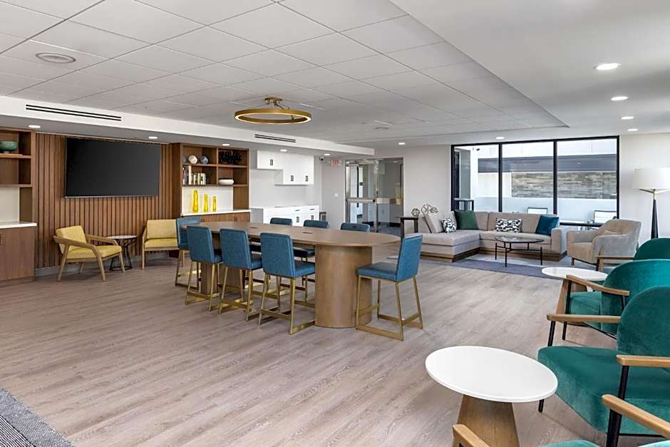 Holiday Inn Hotel And Suites Monterey Park Los Angeles By IHG