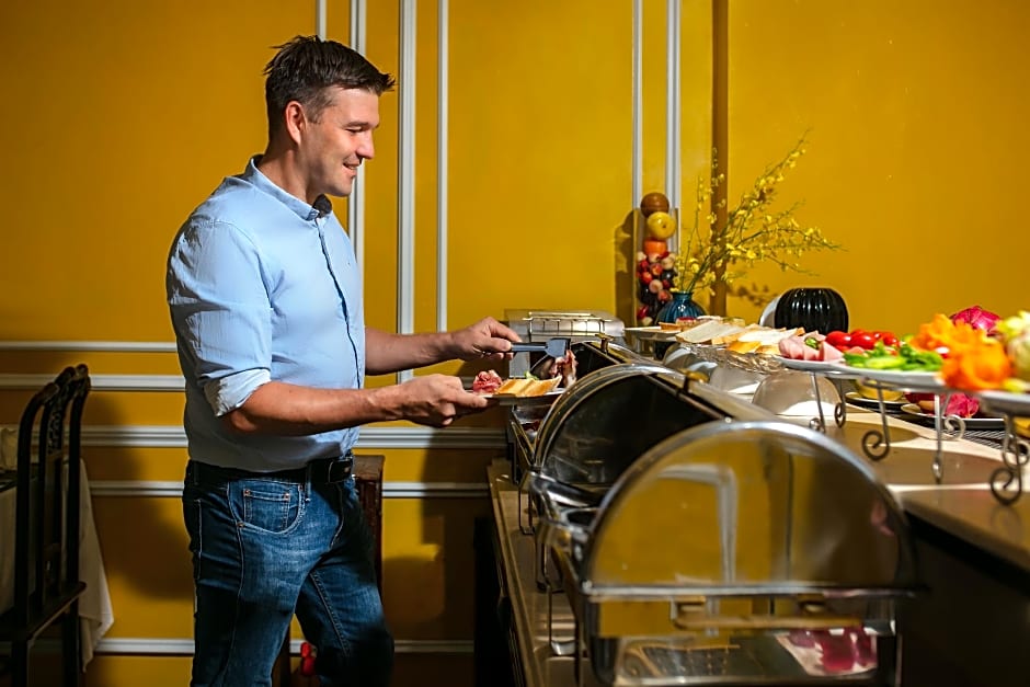 Oriental Central Hotel