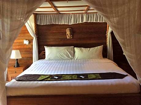 One Bedroom Bungalow with Pool View