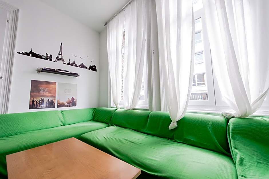 Budapest Party Hostel at Udvarom