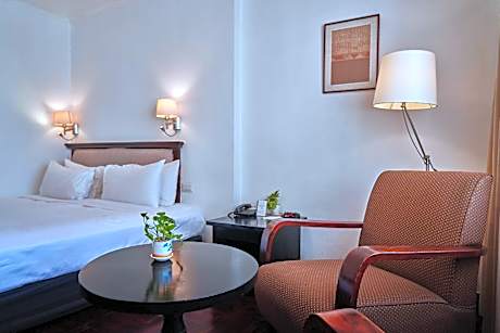 Superior Room with Twin Beds (30 sqm)