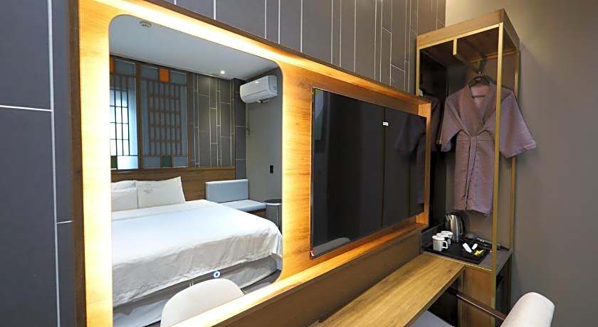 Almond Hotel Busan Station