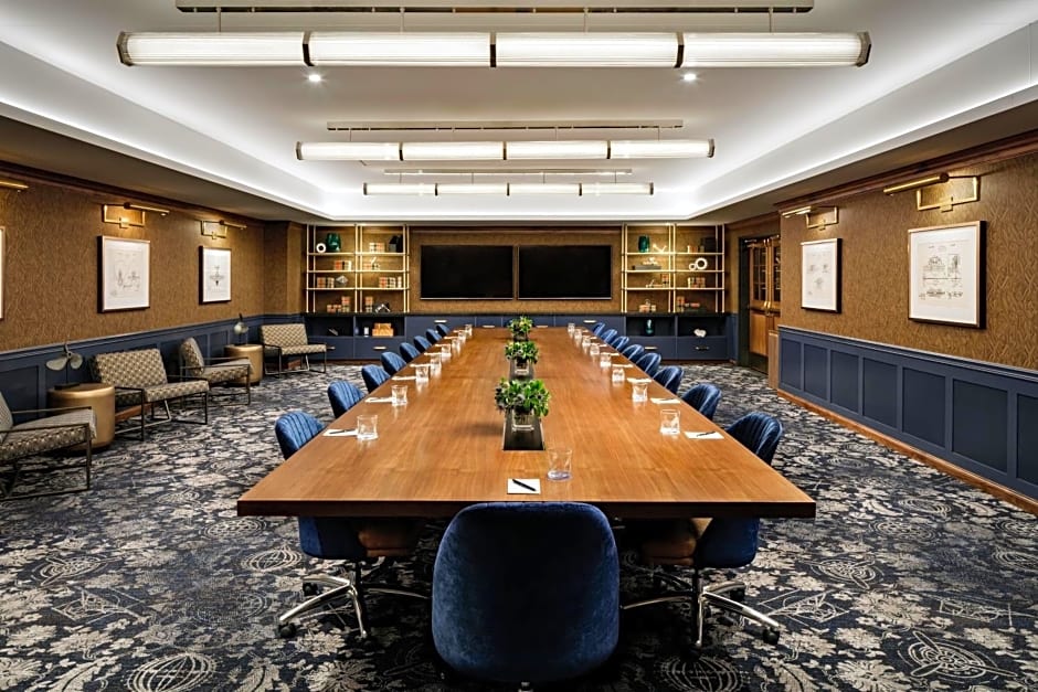 Rand Tower Hotel, Minneapolis, a Tribute Portfolio Hotel