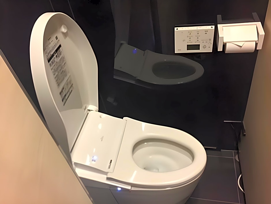 Capsule Inn Shimbashi - Men Only