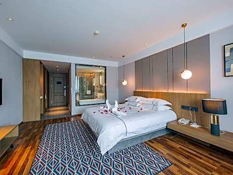 Qingteng Yisu Hotel (Beilun Yintai Chengzhonghe Road Subway Station Store)