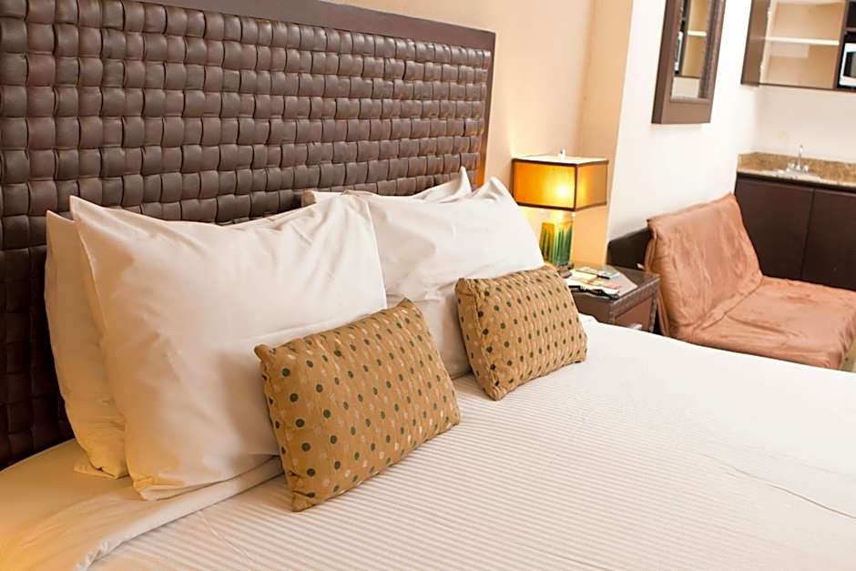 Hotel & Suites Rincon Del Valle