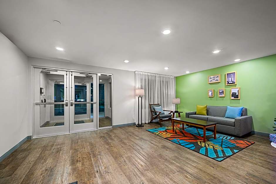 WoodSpring Suites Dearborn Detroit