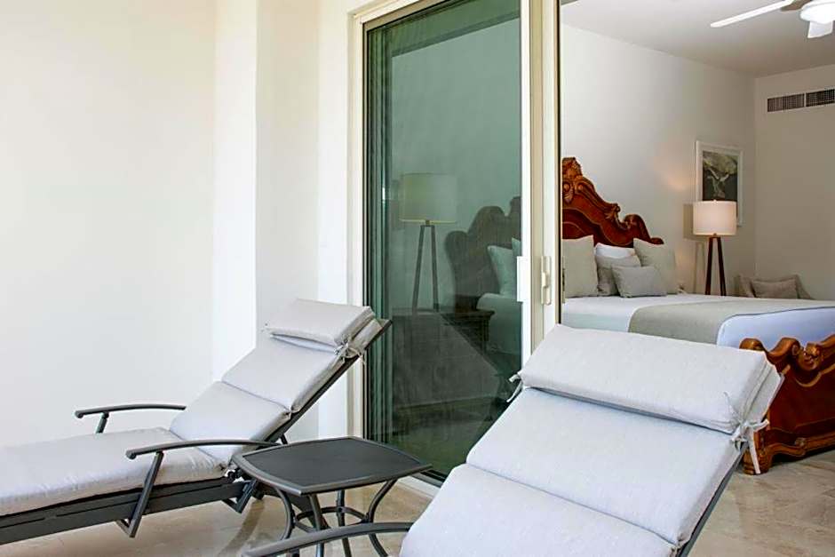 2 Bed 2 Bath, plus one den at Playa Royale Condo 3508, Free WIFI