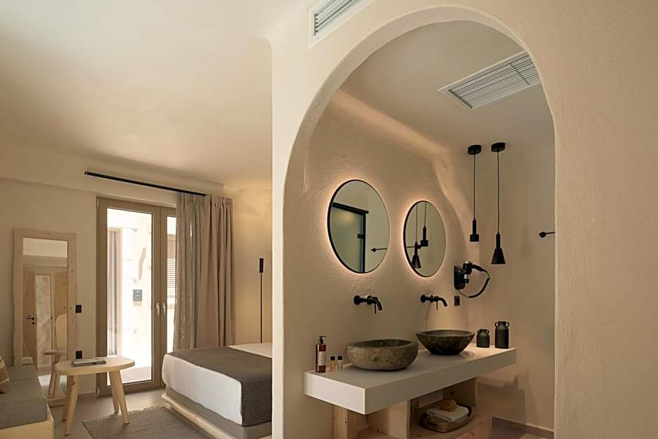 Manili Boutique Suites & Villas