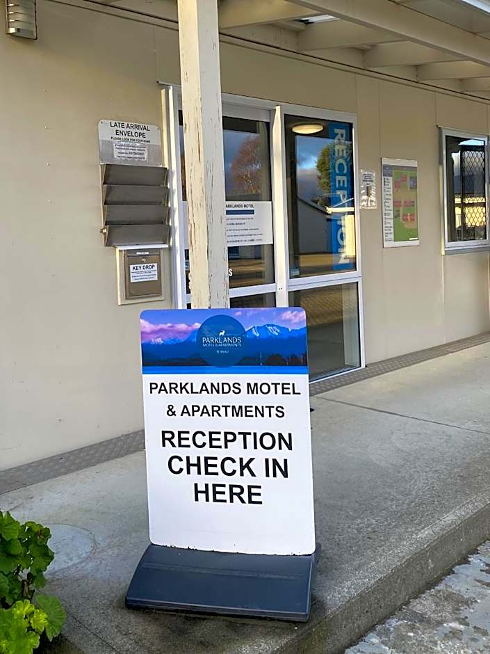 Parklands Motel & Apartments Te Anau