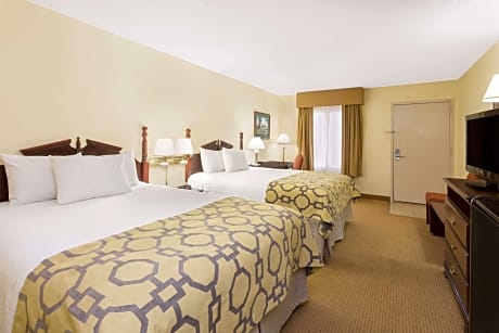 2 Queen Beds One-Bedroom Suite Non-Smoking