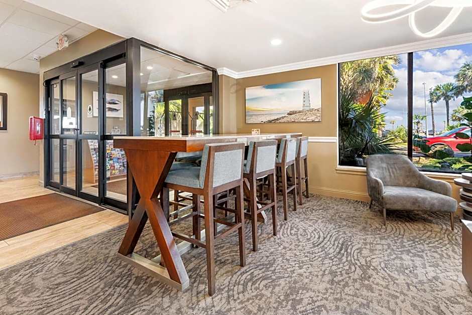 Clarion Pointe Galveston - Beachfront