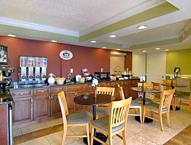 Super 8 by Wyndham Ringgold