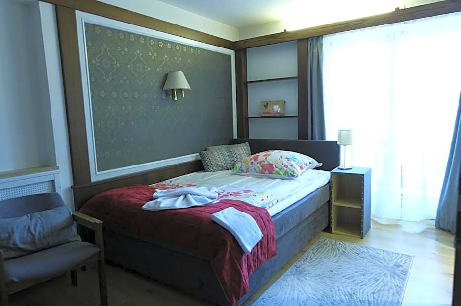 Hotel-Restaurant Zum Hirschhaus Inklusive Chiemgau Karte