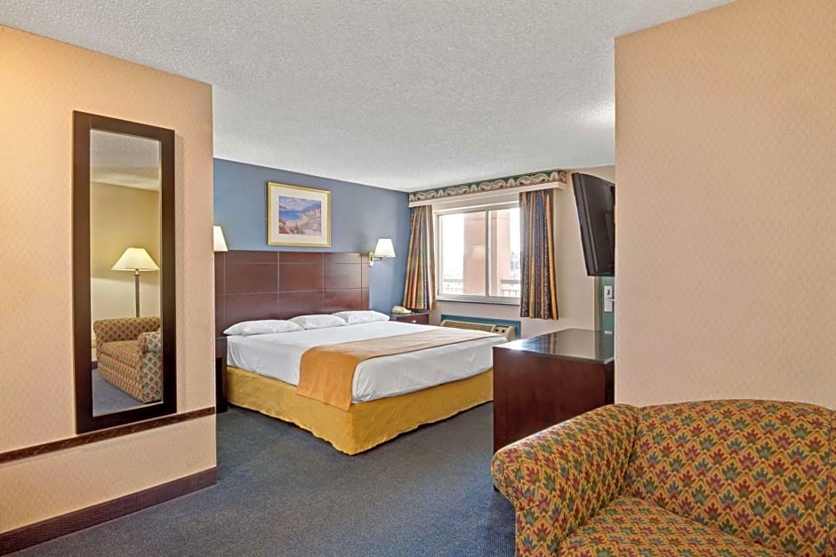 Super 8 by Wyndham Milford/New Haven