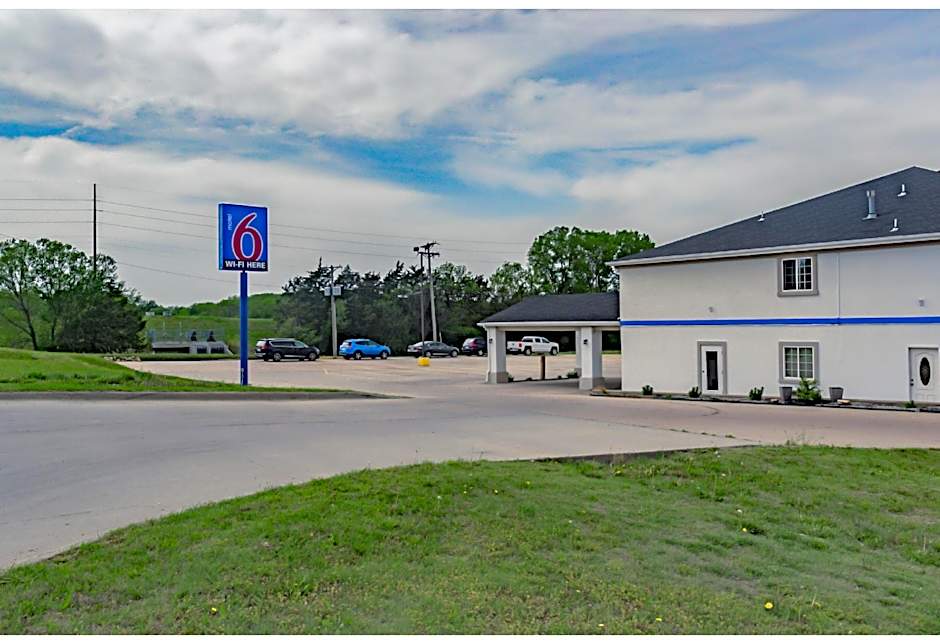 Motel 6-Augusta, KS
