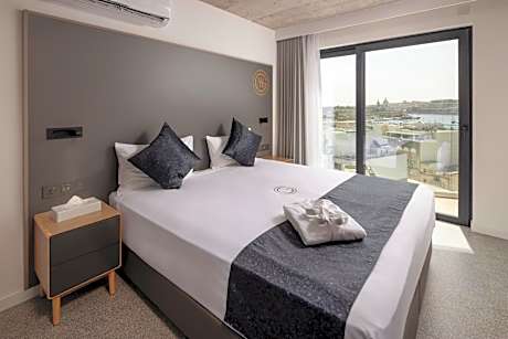 Family Suite with Harbor View