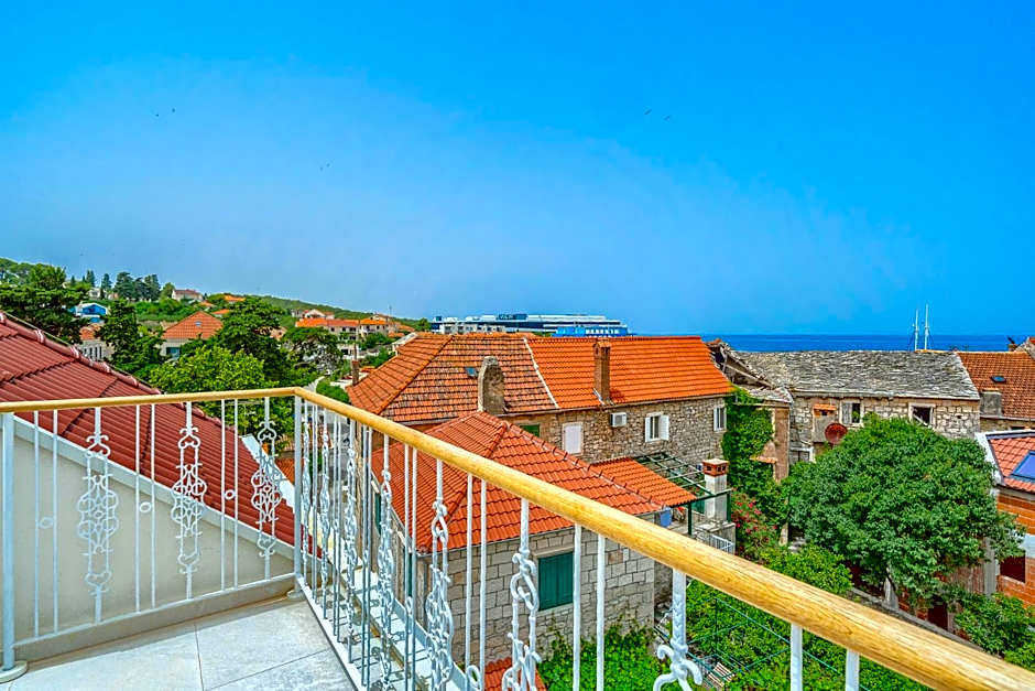 Hotel Brattia, Adults Only