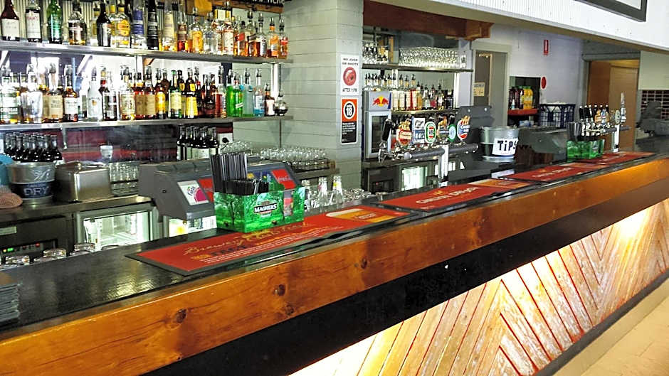 Lake Jindabyne Hotel